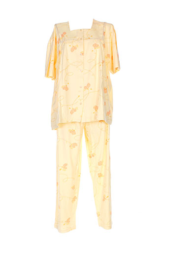 20 et 20 pyjamas et 1 femme de couleur jaune (photo) 20 et 20 pyjamas et 1 femme de couleur jaune (photo)