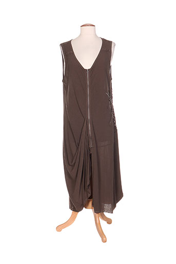 deca robes femme de couleur marron
