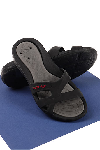 arena chaussures femme de couleur noir
