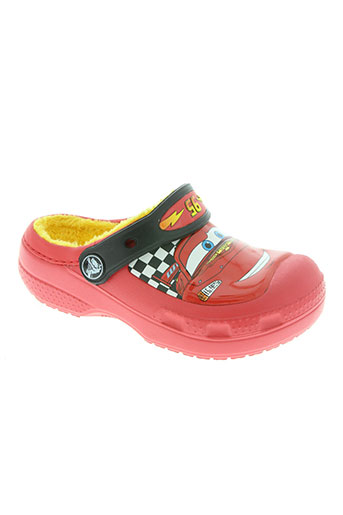 crocs chaussures garçon de couleur rouge