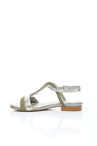 nu pied vert femme